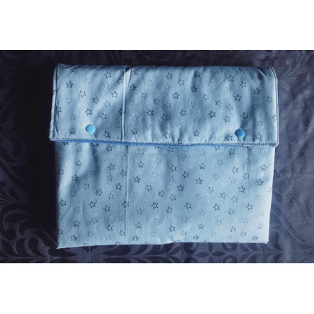 Tapis à langer pochette étoiles bleu